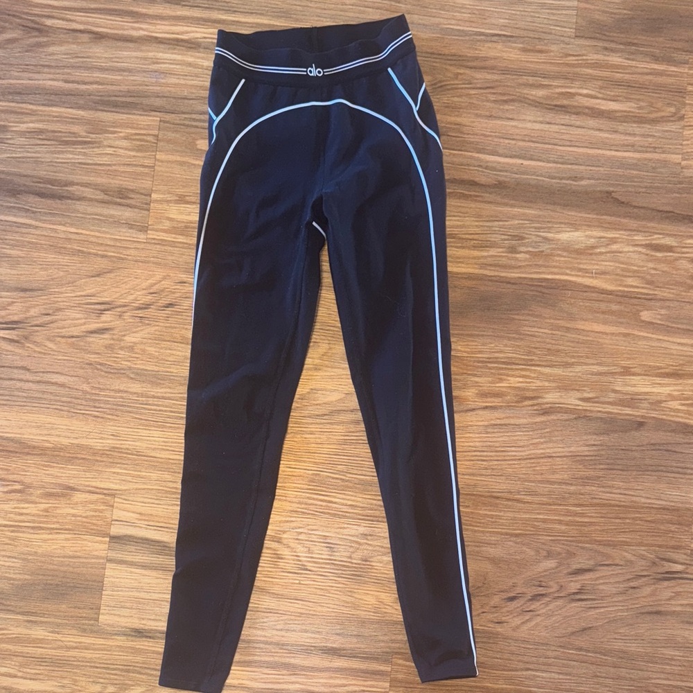 ALO Yoga Black Leggings with White Trim